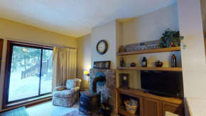 Wintergreen 106 - Cozy and peaceful condo, conveniently located between Killington and Pittsfield, Pittsfield